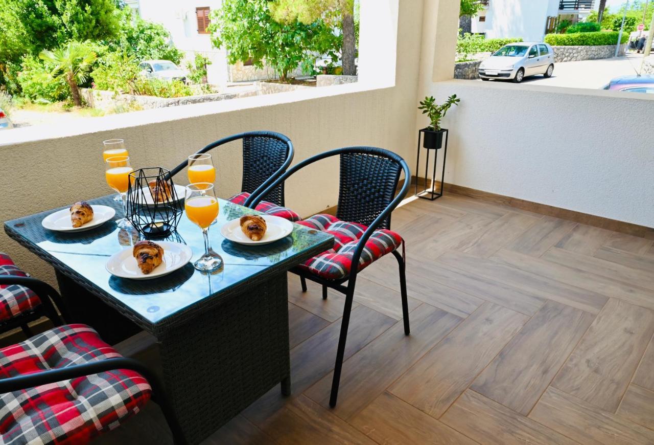 Adorable Holiday Apartment Малинська Екстер'єр фото